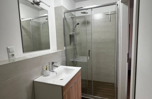 Grabovac Apartment | Perfect 1-bedroom apartment with AC in charming Irinovac