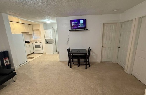 Paine Field-Lake Stickney House | Perfect 2-bedroom house in adorable Everett for your getaway