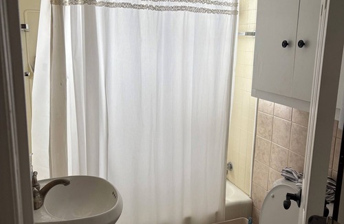 Erie House | Perfect 2-bedroom house with AC in lovely Erie