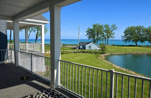 Marblehead House | Perfect 3-bedroom house with AC in soothing Waterview @ Baypoint
