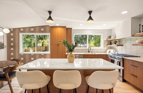Edmonds House | Perfect 4-bedroom house in pleasant Edmonds for your getaway