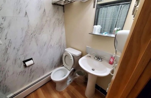 Random Lake Hotel | Perfect Budget Room for Pet Owners Visiting Nearby Lake Attractions