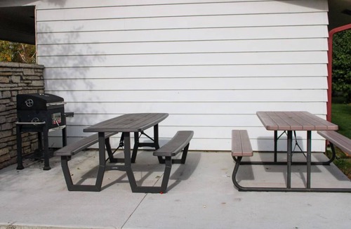 Random Lake Hotel | Perfect Budget Room for Pet Owners Visiting Nearby Lake Attractions