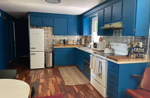 Marble Dale Cabin | Perfect cabin getaway. 5mins from hiking trails & lake Waramaug