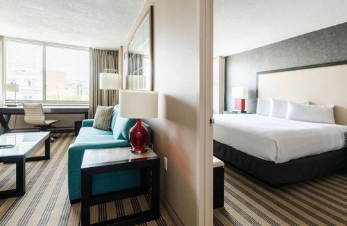 West End Apartment | Perfect DC Stay | Full Kitchen + Wi-Fi | Walk to National Monuments & Georgetown