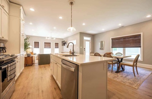 Indianapolis House | Perfect Downtown Location | Modern 3BR/3BA Home