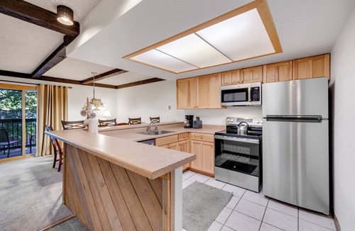 Historic District Condo | Perfect Downtown Retreat with ALL NEW APPLIANCES AS OF FALL 2025!