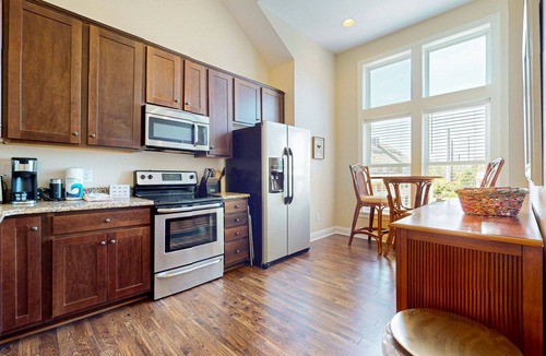 Bermuda Bay Condo | Perfect Family Getaway with Full Kitchen, Wifi and Community Amenities