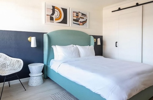 Piedmont Avenue Hotel | Perfect Family Vacation Starts Here! Close to the Oakland Museum of California!