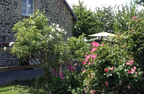 Le Mesnil-Garnier Cottage | Perfect for couples! Quality renovation and ideal location. Free Wifi. Bikes.
