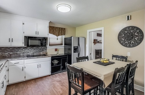 Chamberlayne House | Perfect for Extended Stays! Fenced Yard, Pets Welcome