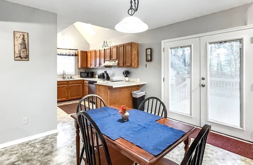 Innsbrook House | Perfect for Extended Stays! Fenced Yard! Pet Friendly!