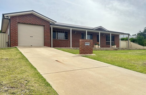 Junee House | Perfect for families