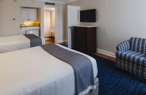 St. Pete Beach Hotel | Perfect for Groups! With Kitchenette and Stunning Tropical View, Onsite Pools!