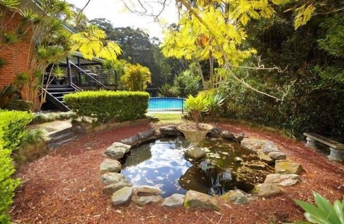 Sapphire Beach House | PERFECT FOR LARGE FAMILIES CLOSE TO BEACH AND SHOPS, ACREAGE & GAMES ROOMS