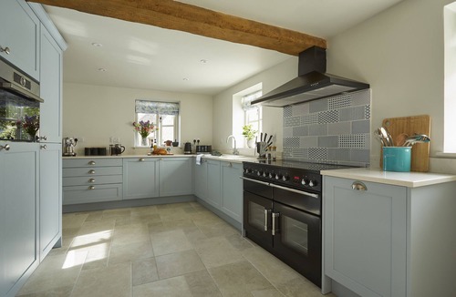 Bibury Apartment | Perfect for large groups. Be it birthdays, wedding parties or a family and friends get-together, we