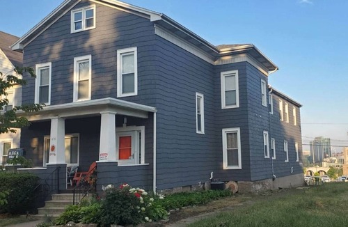 Downtown Niagara Falls House | Perfect for Large Groups - 10BR Sleeps 26 near the Falls