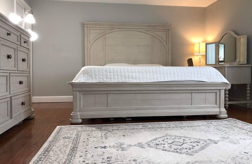 Braintree House | Perfect for long or short term stays near Boston & Cape in a great neighborhood!