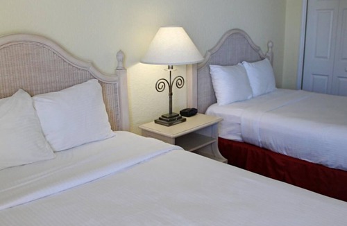 Bostroms Resort | Perfect Getaway! BBQ and Picnic Facilities, Surfing, Pool, Near Parks