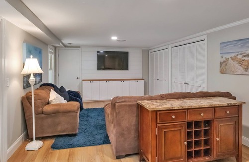 Centerville Apartment | Perfect Getaway for a Couple or a Family with 1-2 Small Kids