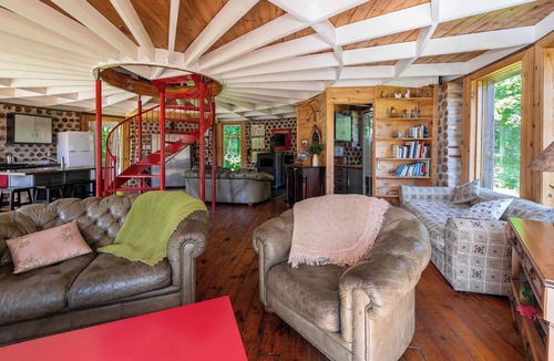 Mauricie House | Perfect Group Getaway | Outdoor Adventure, Water Activities & National Park