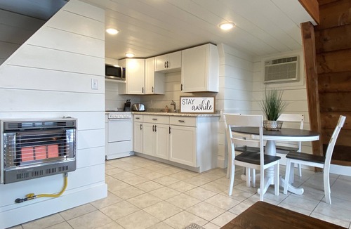 Waterloo House | Perfect lake front cottage! Now with stairs to the water!
