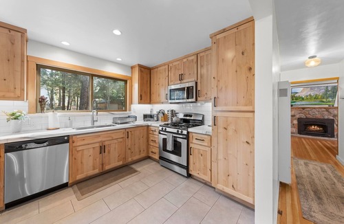 Kings Beach Cabin | Perfect location! Cabin w/hot tub- walk to beach, golf & trails