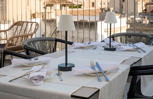 Sant Nicolau Hotel | Perfect Location for Getaway! Relaxing Room w/Large Window, King/2 Twin Bed
