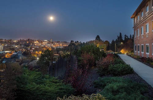 Pullman Hotel | Perfect Location for Vacation! Gorgeous Room w/Free Breakfast, Free Parking