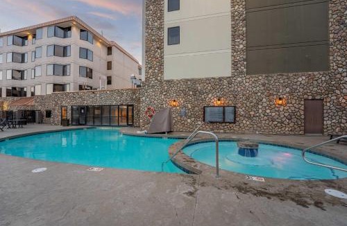 Mount Crested Butte House | Perfect Location Hot Tub Heated Pool Steam Room Gym