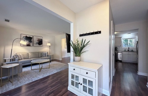 Alpharetta House | Perfect Location, Minutes to everything Alpharetta & Johns Creek