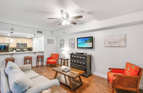 Baytowne Wharf Condo | PERFECT LOCATION! Renovated 1BR/2BA Bayside Covered Balcony