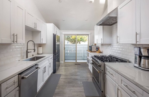 Leucadia House | Perfect Luxury Beach House in coastal Encinitas: Pools, Tennis, Surf & Legoland!
