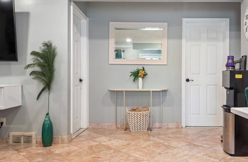 Dearborn Heights House | Perfect middle of everywhere home!