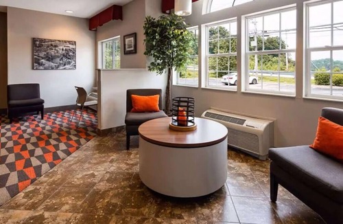 Morgantown Hotel | Perfect Morgantown Base - Your Comfortable Room Awaits | Free Breakfast