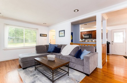 Wooded Estates House | Perfect ND Weekend Space <> 10 Min Walk to Campus