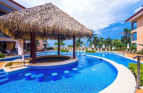 Barrio Los Villalobos Condo | Perfect Oceanfront Location - 3 Bedroom Condo in Jaco with Cascading Pools