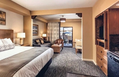 South Mountain Resort | PERFECT PHOENIX LOCATION~ Beautiful RESORT & King Bed CONDO~ Amenities ++ !!