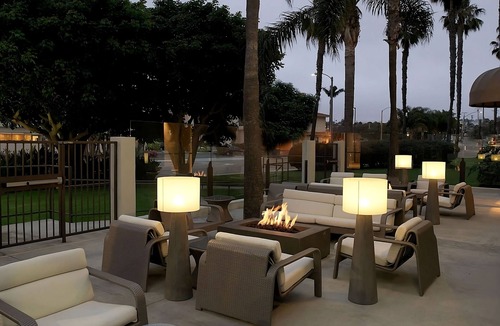South Redondo House | Perfect Spot for Soaking Up Some Sun & Sightseeing! 3 Relaxing Units, w/Balcony