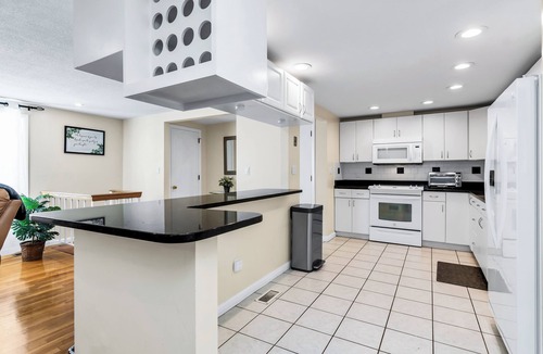 Stoneham House | Perfect Stoneham Getaway Just Minutes to Boston!