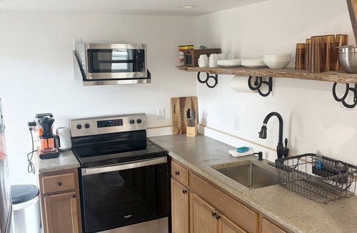 Lava Hot Springs Apartment | Perfect Studio - Walking distance of Lava Hot Springs Pools