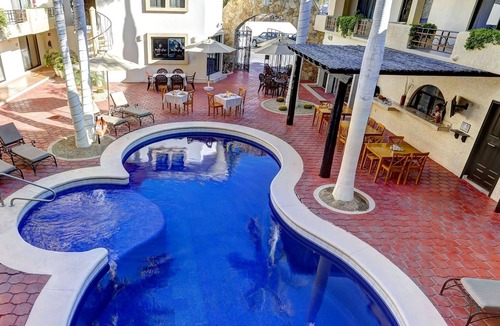 Downtown Cabo San Lucas Apartment | Perfect Studio with fully equipped kitchenette - Pool view, Wifi & near to the Medano Beach by RedAwning