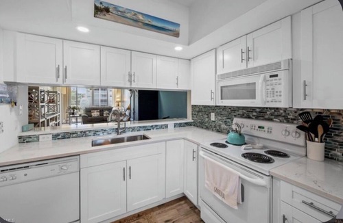Estero Condo | PERFECT SUMMER GETAWAY 3-br condo in lovely Estero with Golf,Tennis,gym& pools