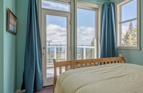 Silver Star Mountain House | Perfect Vacation Home for your Entire Family w/Private Hot Tub & Pet Friendly!