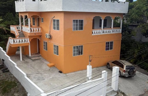 Drapers House | Perfect View - Private Downstairs in Shared House