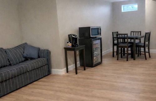 Walpole House | Perfect World Cup Getaway – Close to Stadium & Pool, Grill & Gym included!