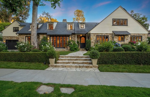 Santa Monica Canyon House | Perfected Califorina Indoor ~ Outdoor Living ~