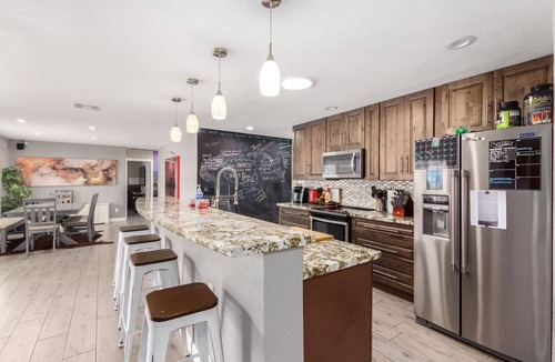 Roadrunner Estates East Hotel | Perfectly centrally located with all the amenities imaginable.