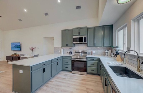 Jonestown House | Perfectly Charming 2 bd 2bth home, newly remodeled!