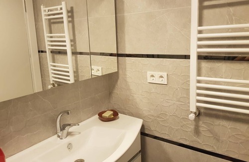 Konak Apartment | Perfectly clean & spacious in Konak city center. 5 to 8 mins to tram & subway